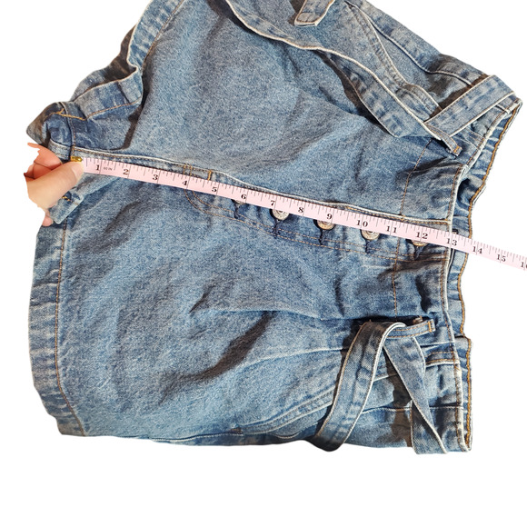 Abercrombie & Fitch Natural Rise Short Women's Size 29 / 8 Button Fly with Belt - Picture 14 of 15